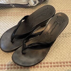 Women's Black heeled Flip Flops